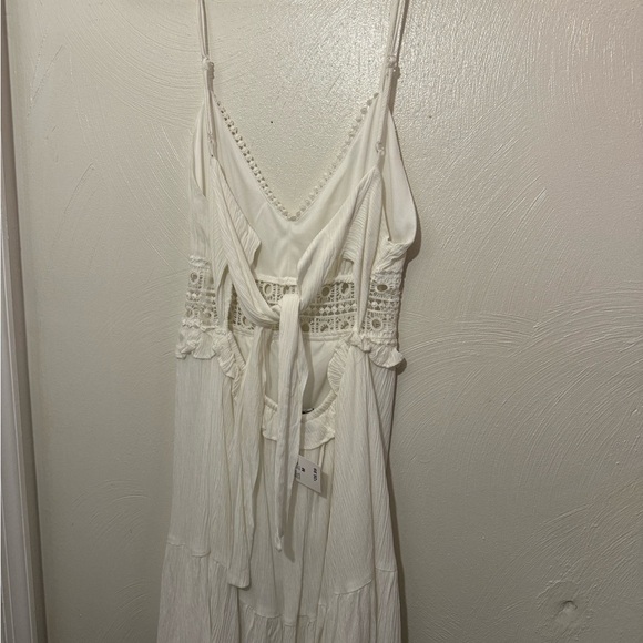 White sun dress - Picture 2 of 5